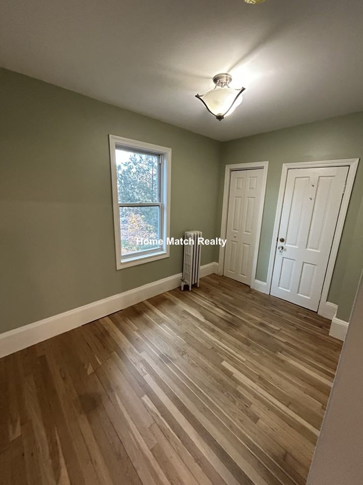 Gladstone St #2 - Photo 7 of 11