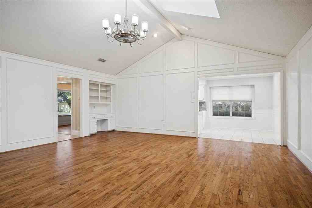 12612 Whispering Hills Dr - Photo 3 of 14