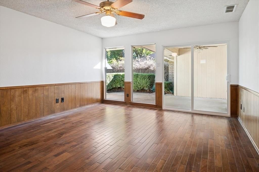 12612 Whispering Hills Dr - Photo 6 of 14