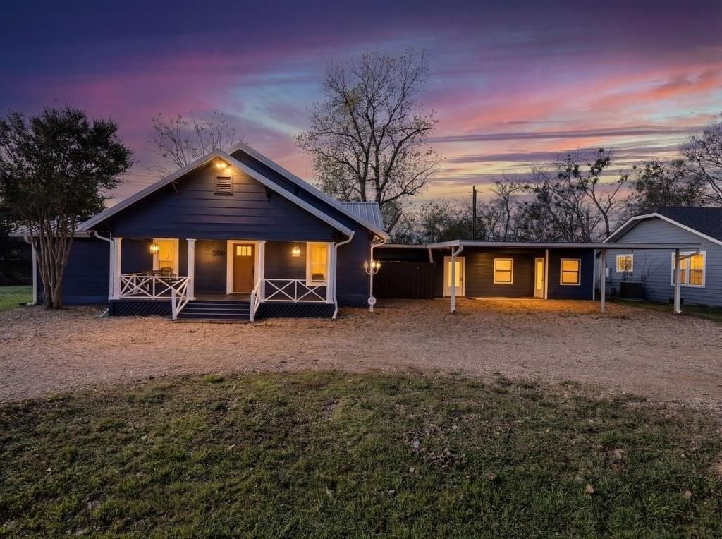 509 Maple St - Photo 2 of 36