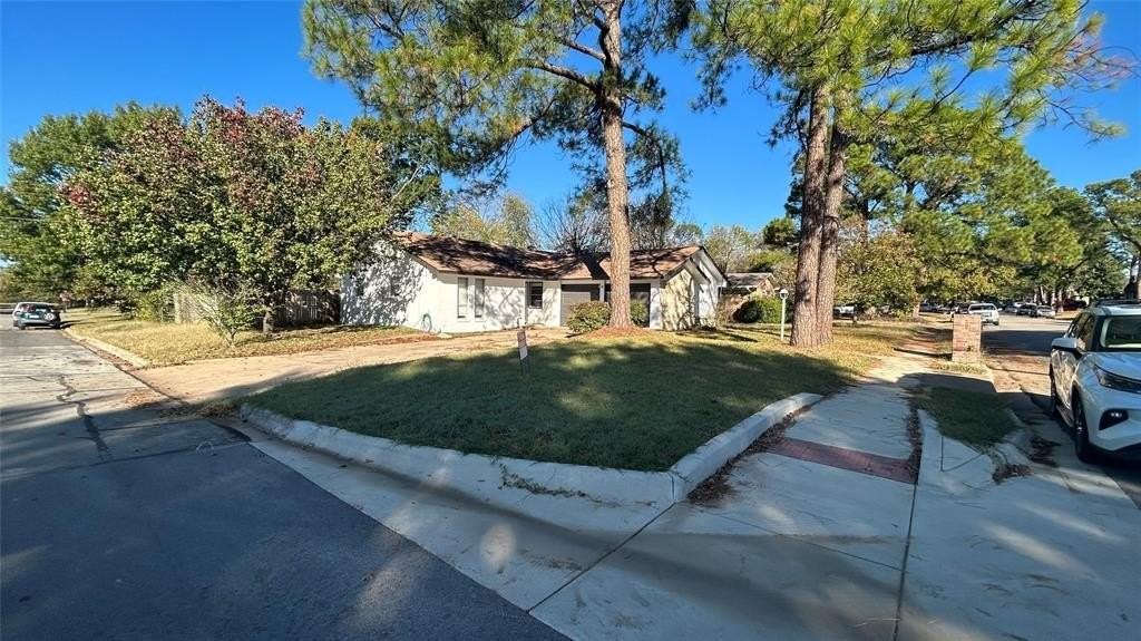 2118 Westwood Dr - Photo 2 of 23