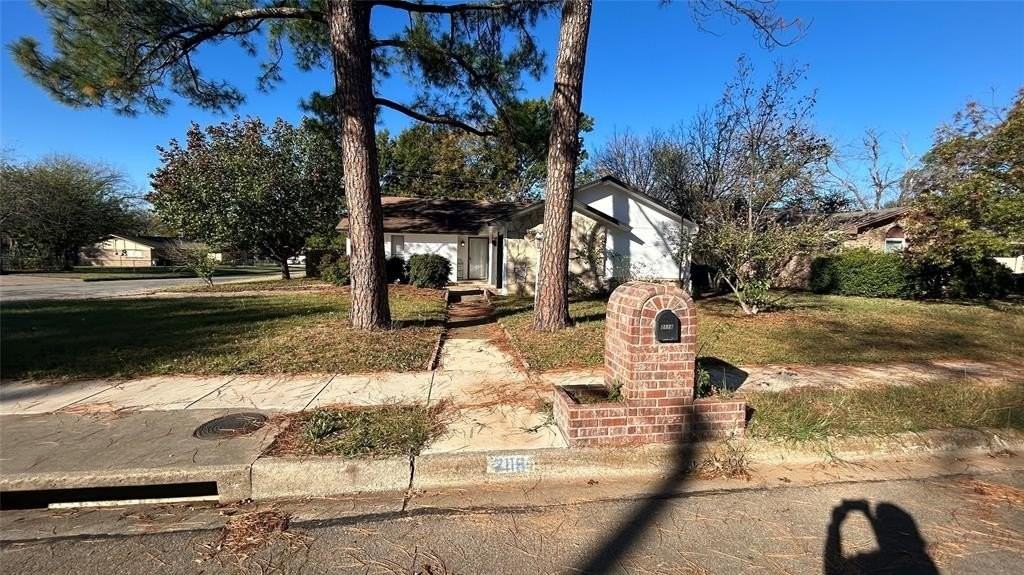 2118 Westwood Dr - Photo 3 of 23