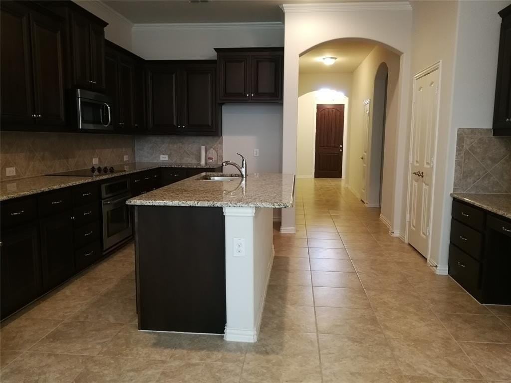 2019 San Marino Ln - Photo 3 of 14