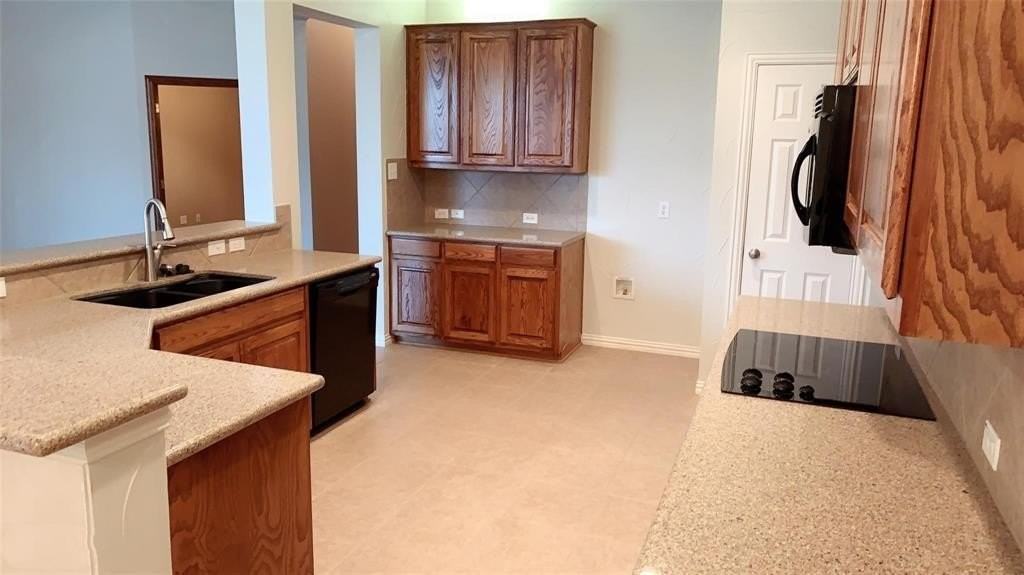 5416 Great Worth Way - Photo 6 of 34