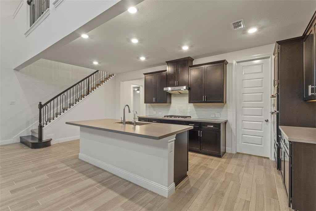 9955 Sharps Rd - Photo 4 of 20