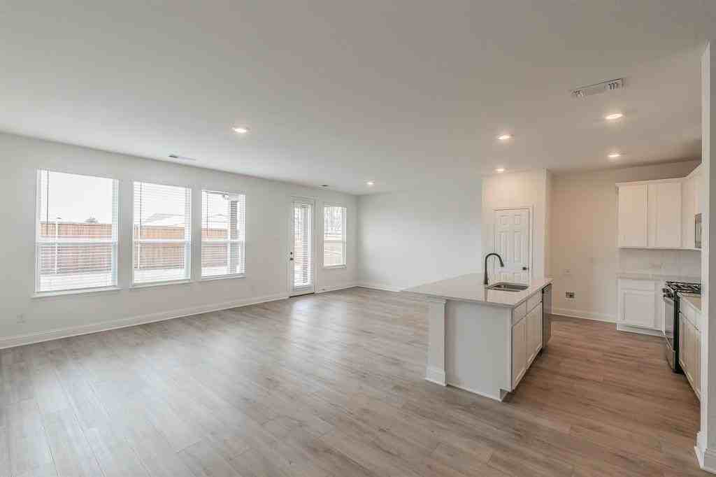 346 Boroughbridge Drive - Photo 2 of 26