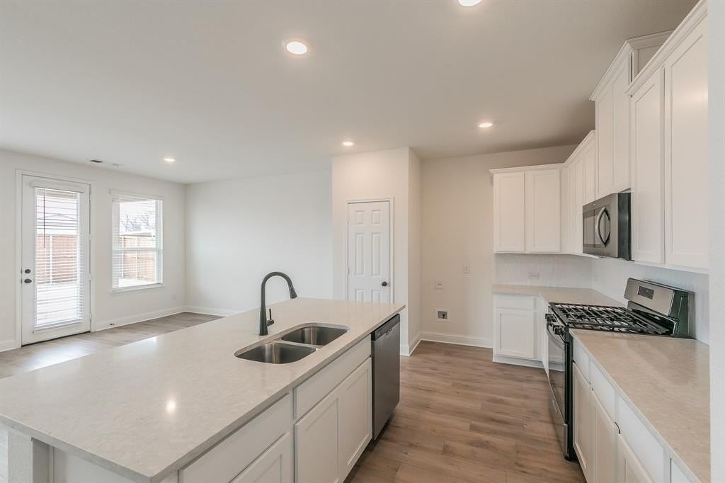 346 Boroughbridge Drive - Photo 4 of 26