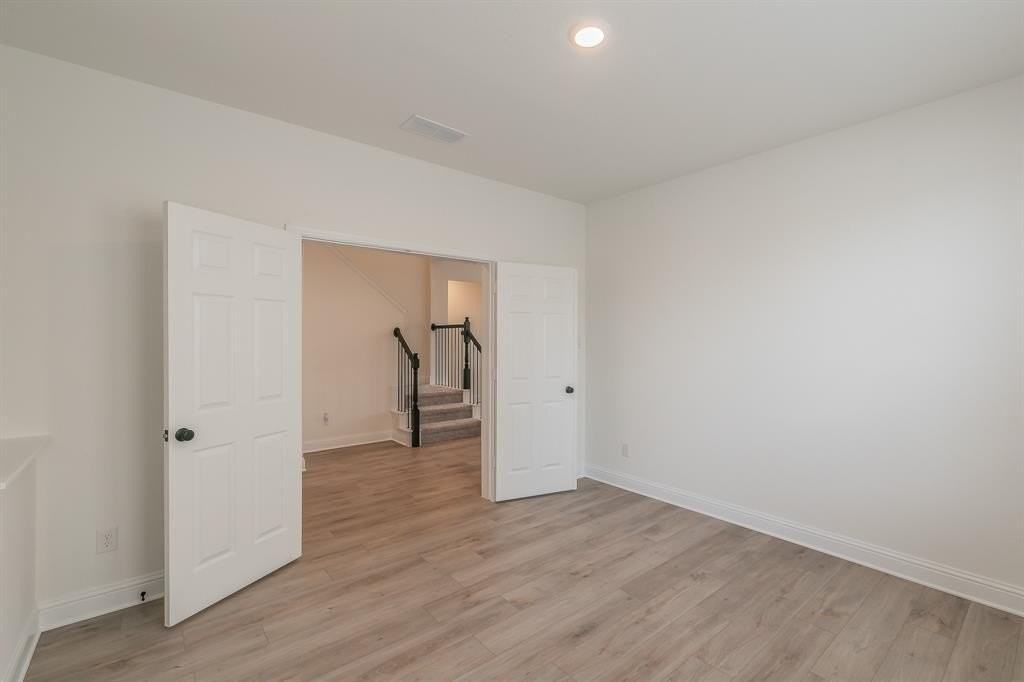 346 Boroughbridge Drive - Photo 7 of 26