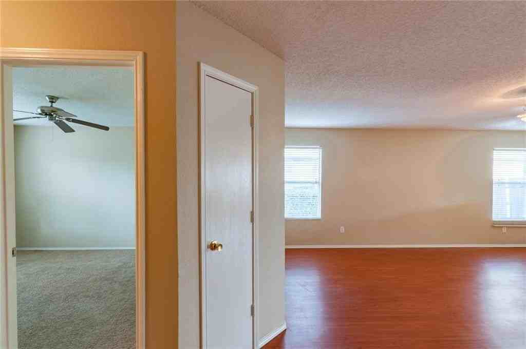 2324 Maple Dr - Photo 4 of 16