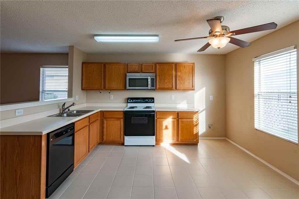 2324 Maple Dr - Photo 6 of 16