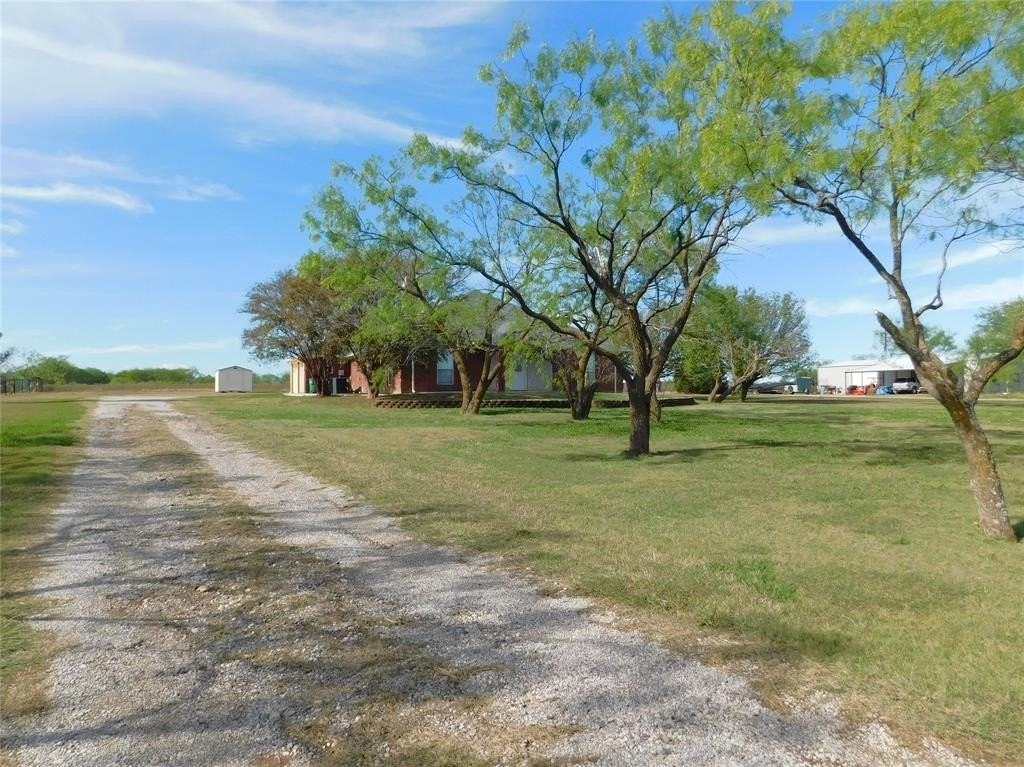 10971 Lakecrest Dr - Photo 4 of 32