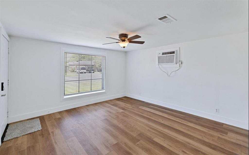 530 Se 2nd St - Photo 3 of 33