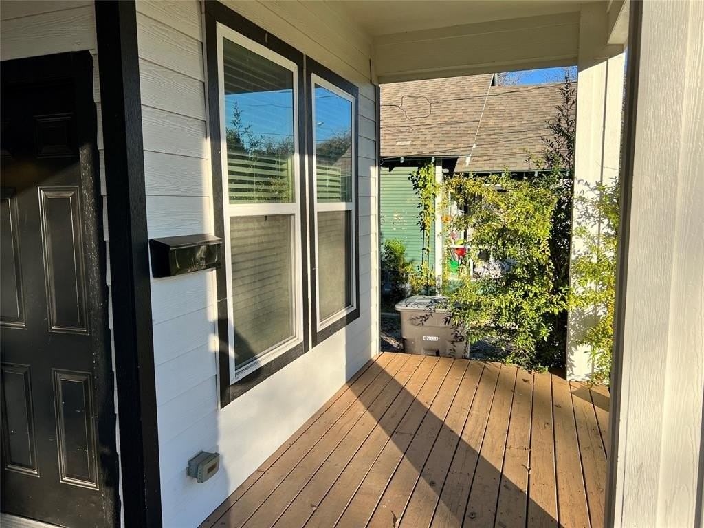 319 W Page Ave - Photo 5 of 32