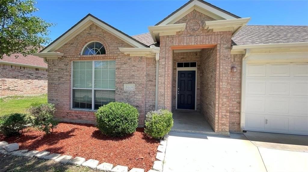 8209 Macgregor Dr - Photo 2 of 23