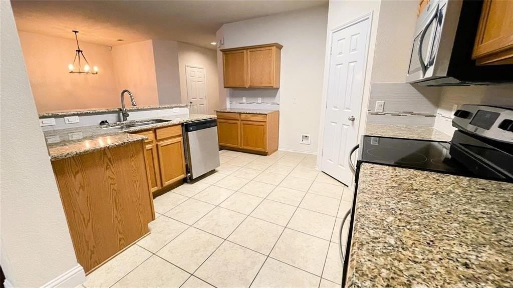 8209 Macgregor Dr - Photo 5 of 23