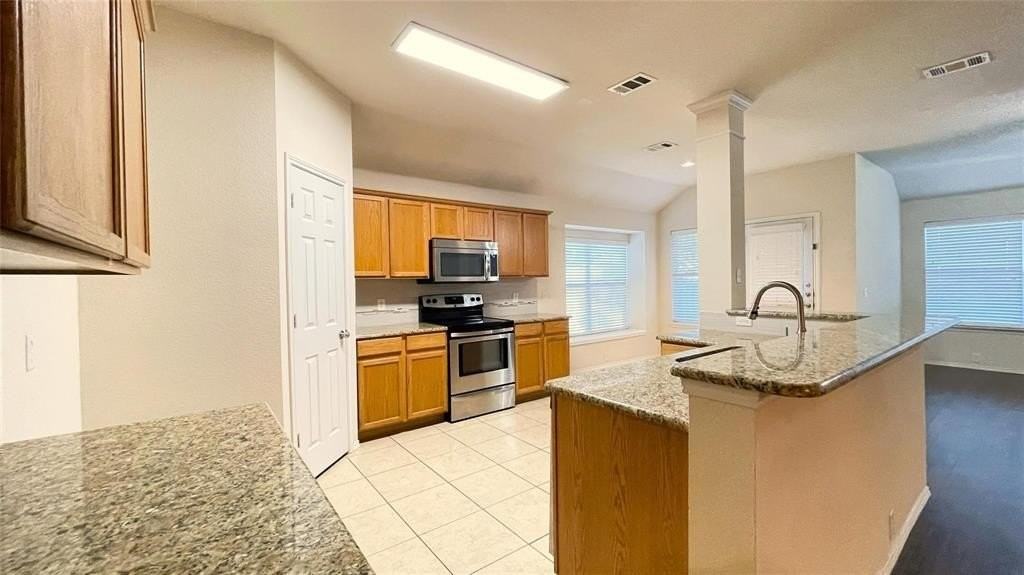 8209 Macgregor Dr - Photo 6 of 23