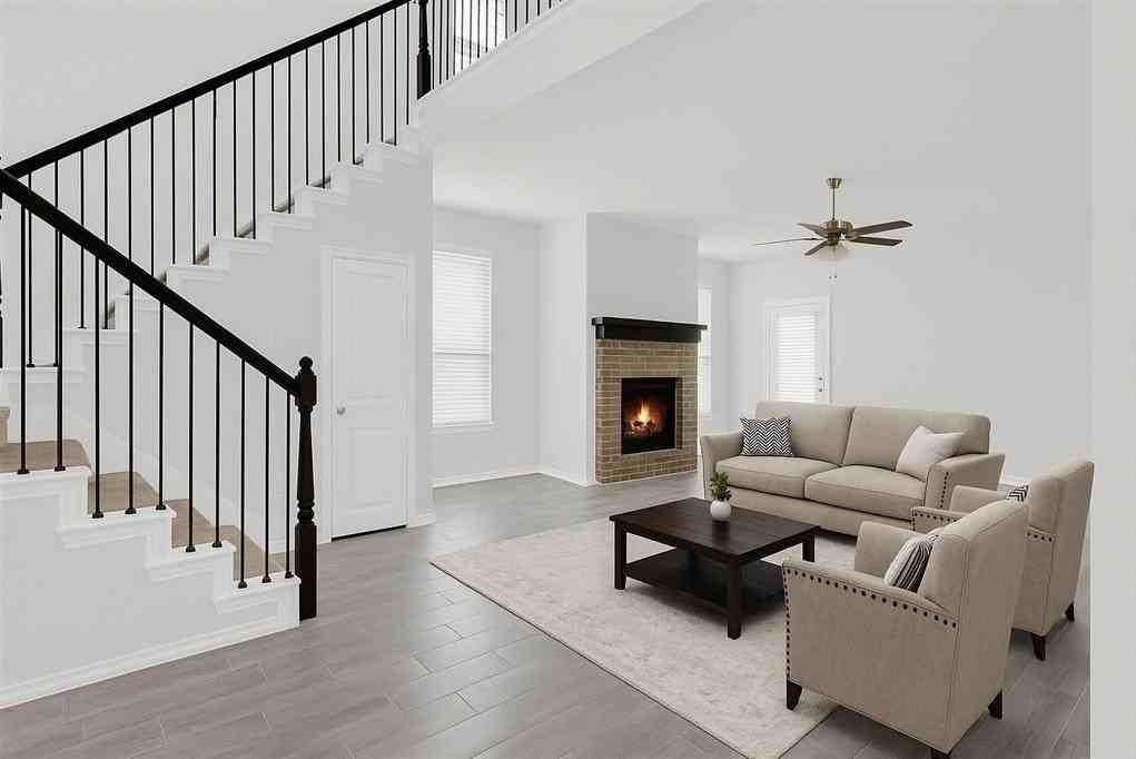 1717 Wayne Ln - Photo 5 of 37