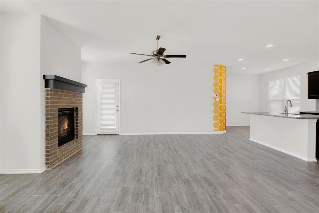 1717 Wayne Ln - Photo 6 of 37