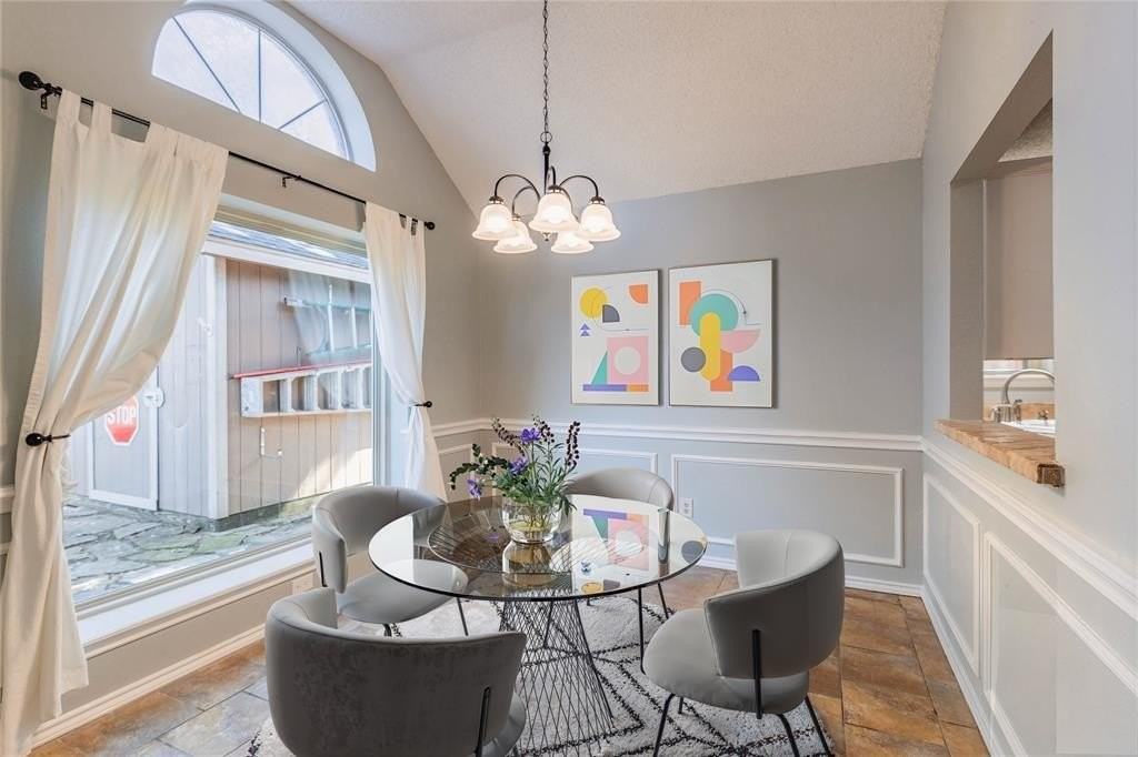 2123 Ridgecliff Dr - Photo 3 of 19