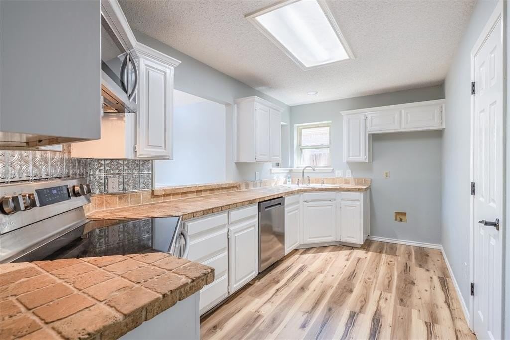 2123 Ridgecliff Dr - Photo 5 of 19