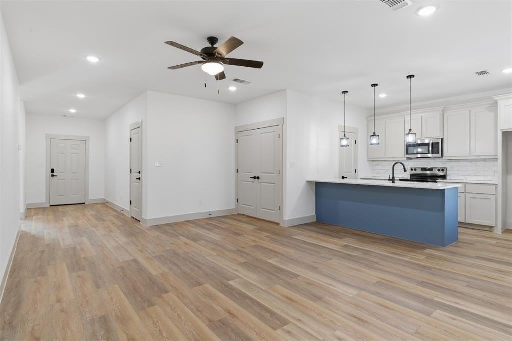 425 E Munson St - Photo 3 of 28