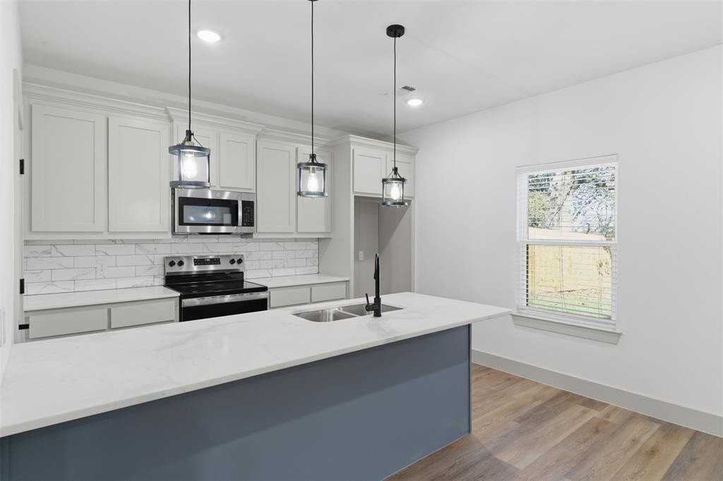 425 E Munson St - Photo 6 of 28