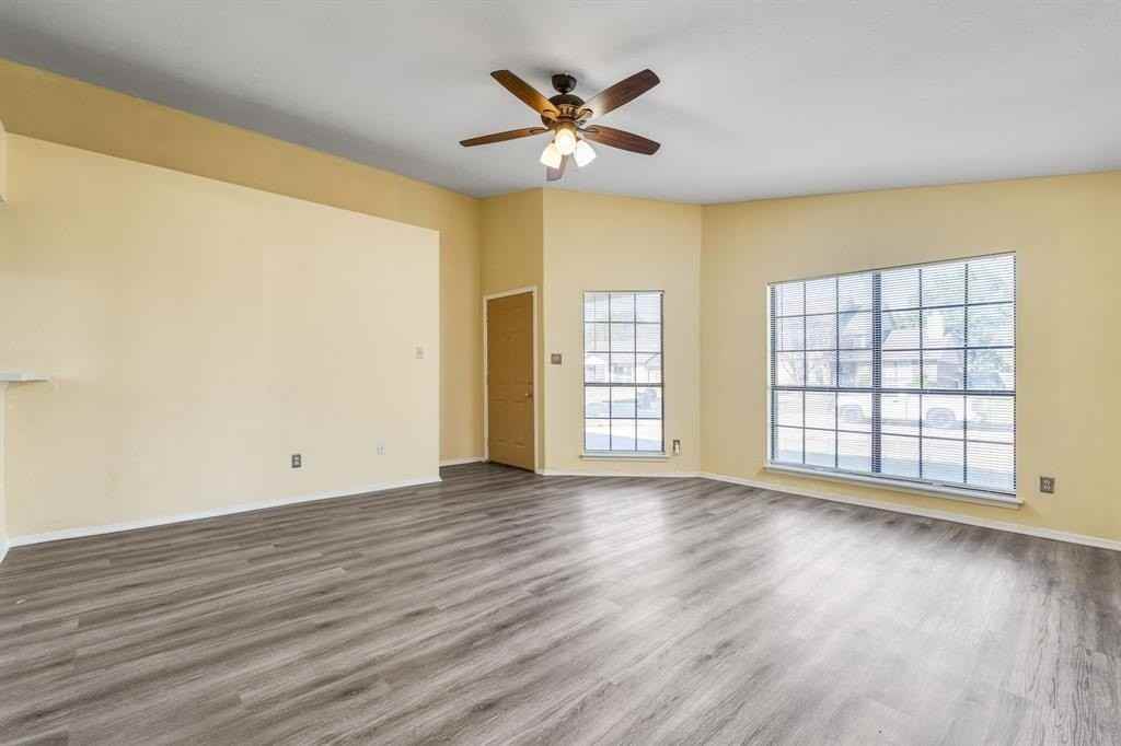 134 London Ln - Photo 2 of 31