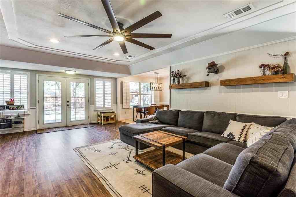 116 Montreal Dr - Photo 6 of 30