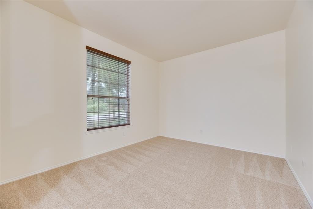 6413 Charles Trl - Photo 7 of 17