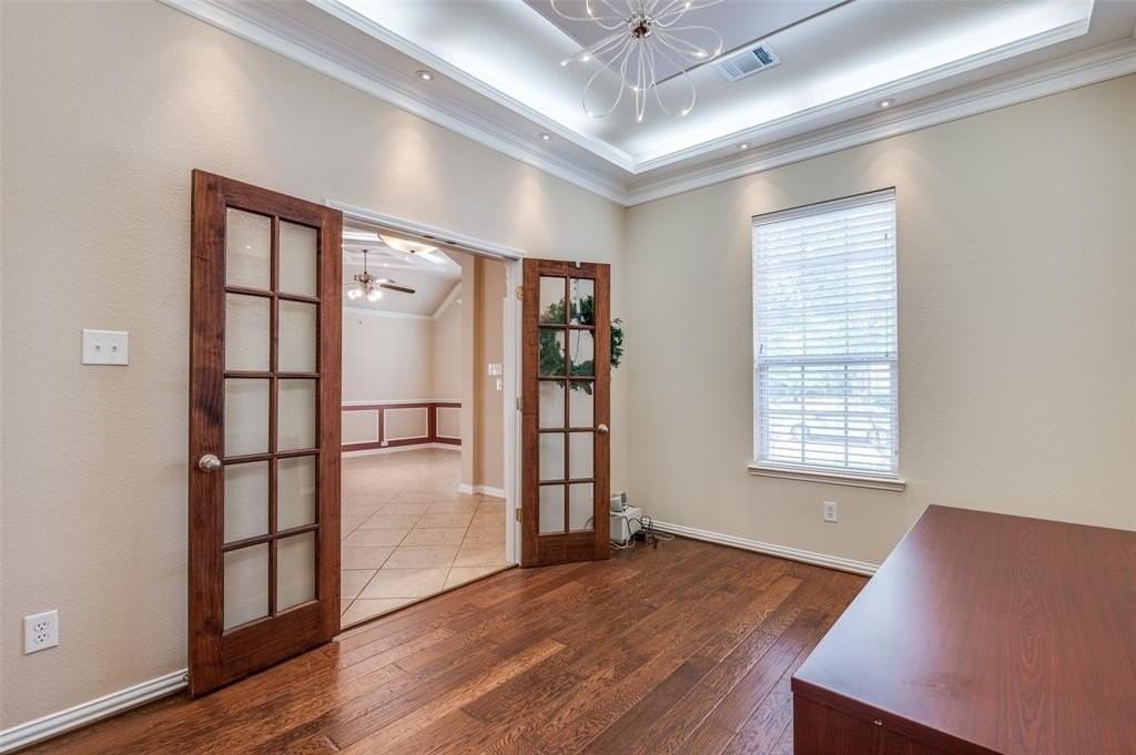 2709 Foxpoint Trail - Photo 4 of 25