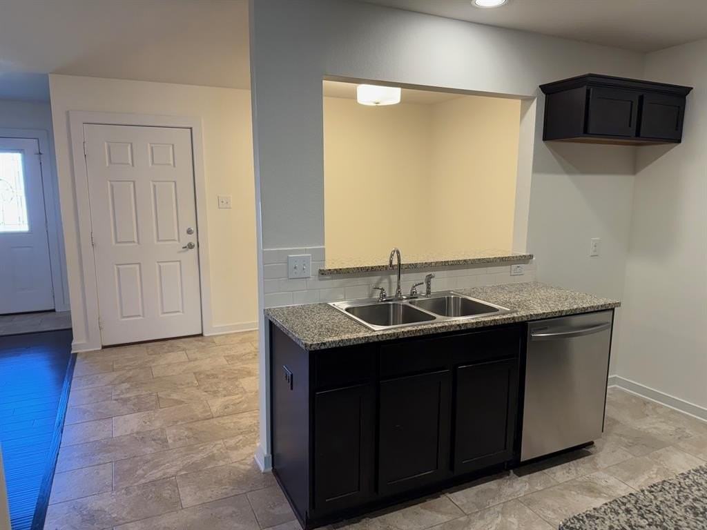 513 Wood Dr - Photo 3 of 17