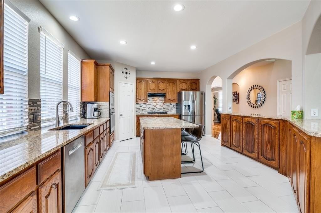 502 Covey Trl - Photo 5 of 23