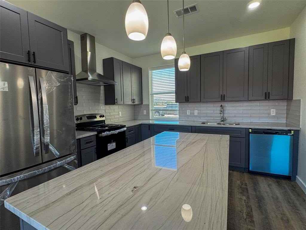 Lacy Ln - Photo 7 of 17