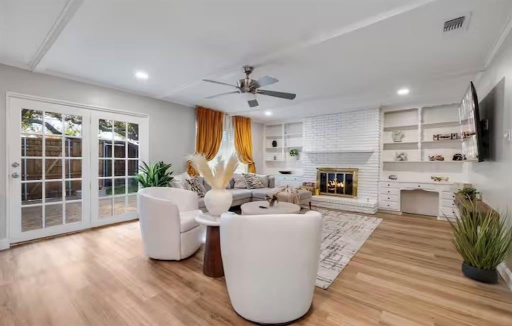 9005 Villa Park Cir - Photo 3 of 30