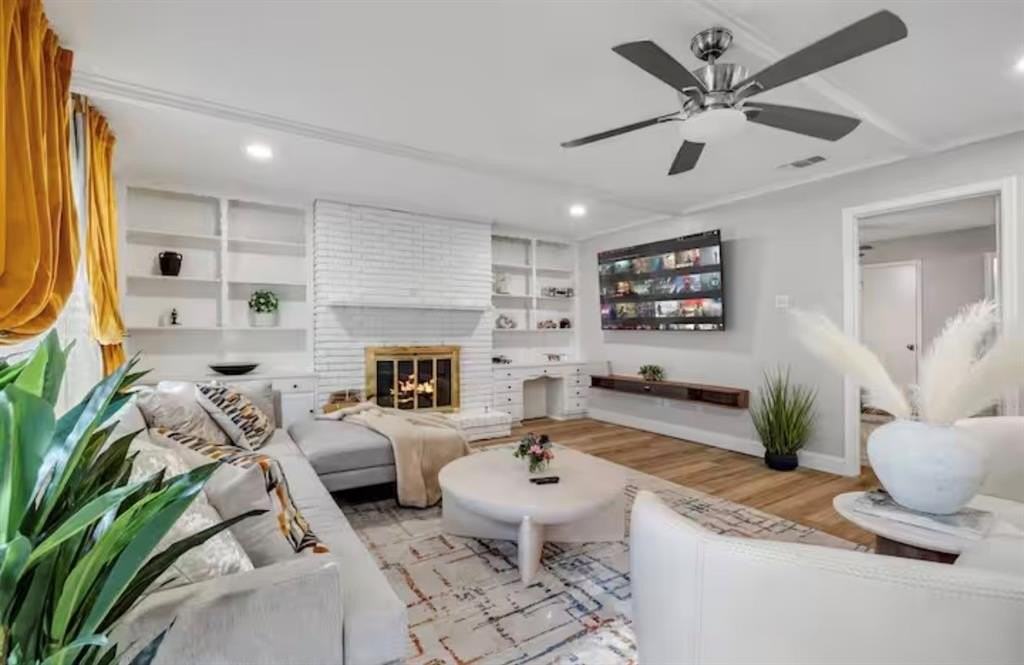 9005 Villa Park Cir - Photo 6 of 30