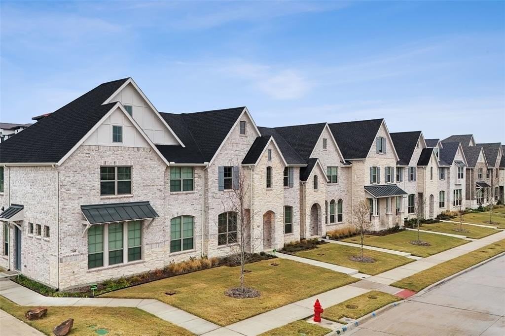 7135 Buchanan Dr - Photo 3 of 31