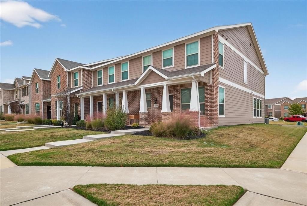 2200 Davenport Dr - Photo 2 of 23