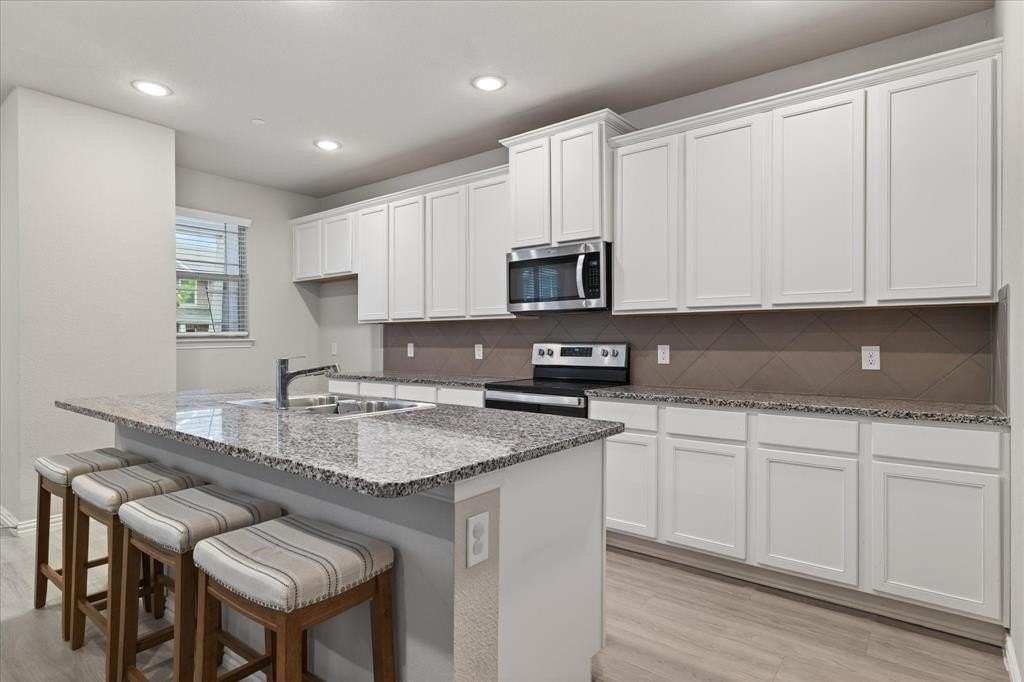 2200 Davenport Dr - Photo 7 of 23