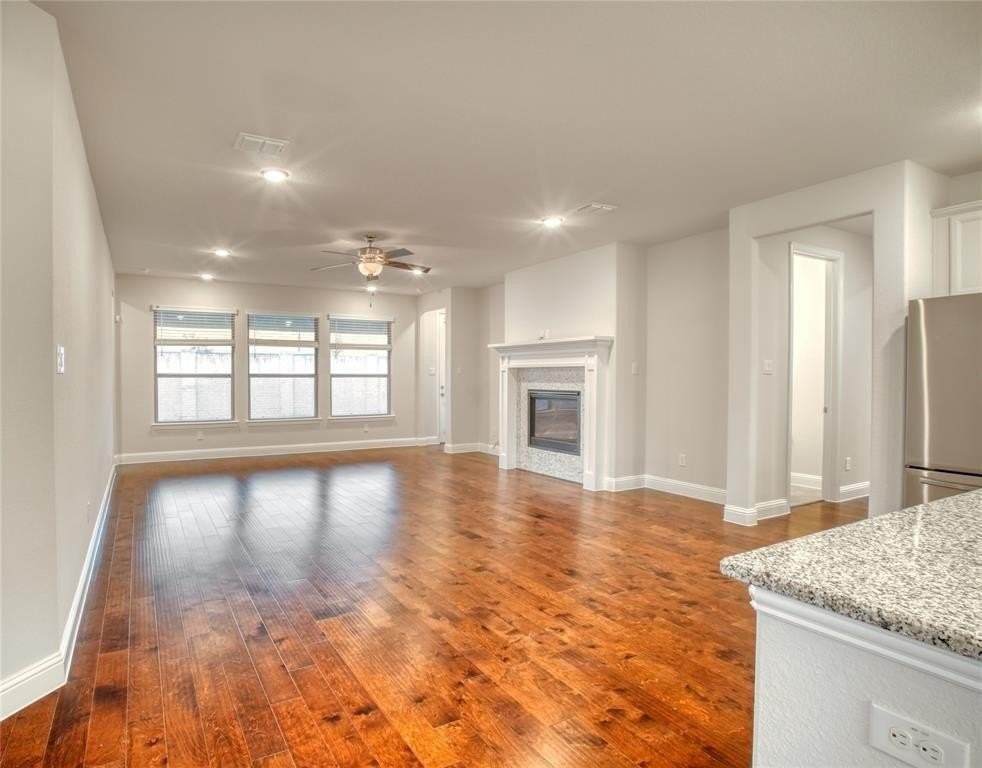 1404 Brent Knoll Dr - Photo 5 of 15