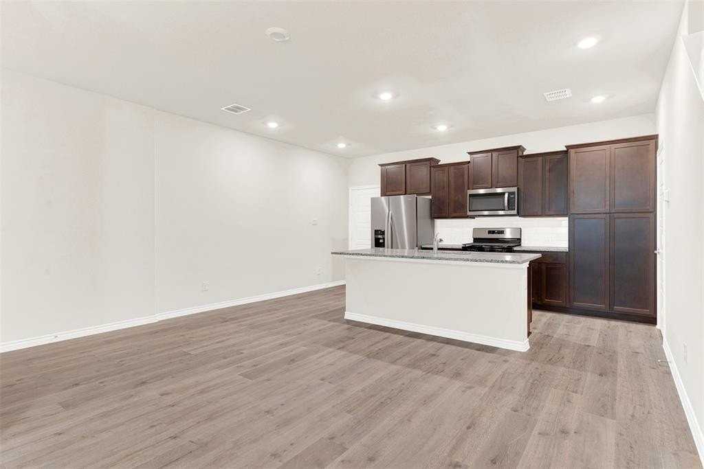 1336 Kimzey St - Photo 5 of 20