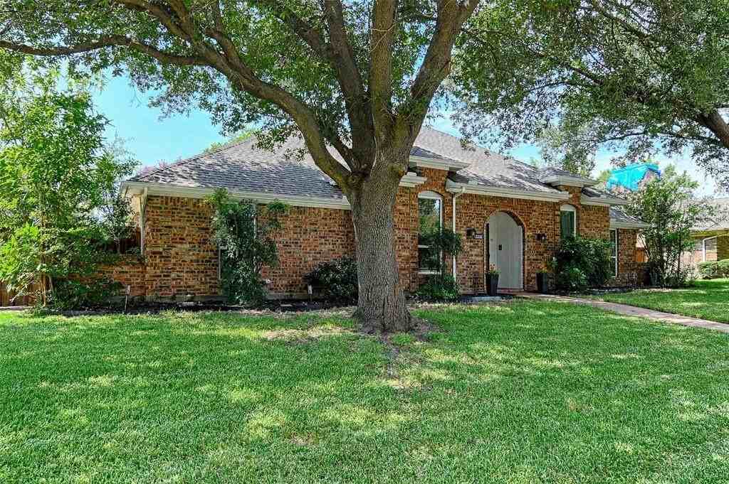 5021 Andover Dr - Photo 3 of 40