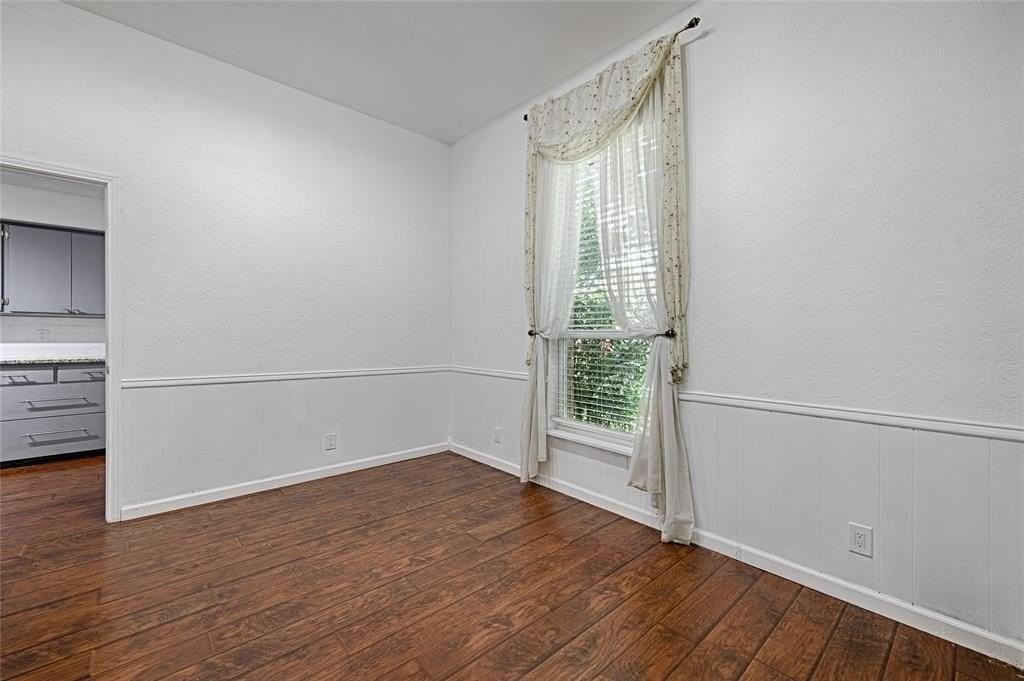 5021 Andover Dr - Photo 6 of 40