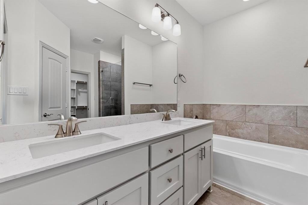 560 Oak Creek Dr - Photo 6 of 22