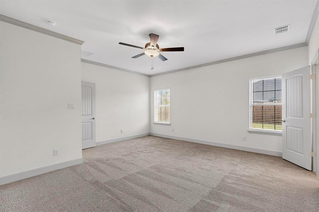 560 Oak Creek Dr - Photo 7 of 22