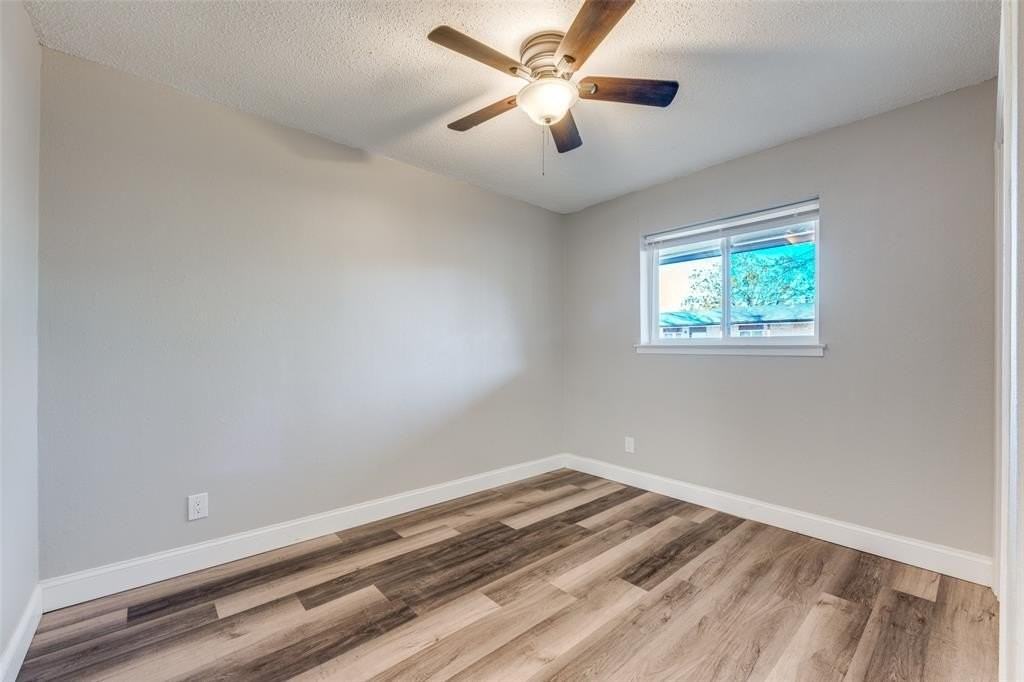 1001 W Elm St #201 - Photo 7 of 12