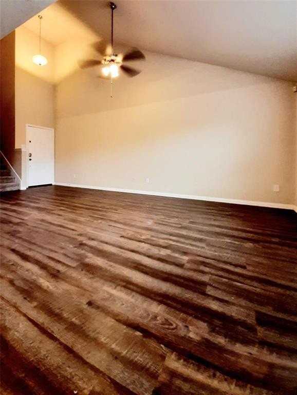 712 River Hill Ln - Photo 2 of 20