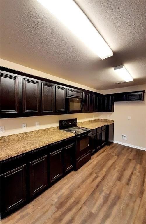 712 River Hill Ln - Photo 6 of 20