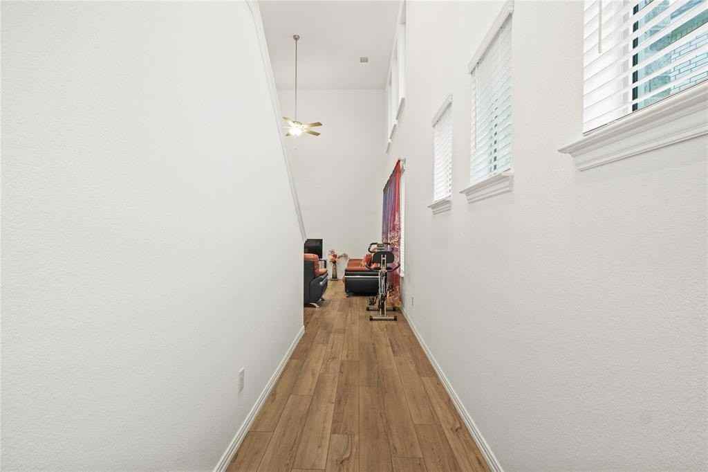 5346 Riverwalk Pkwy - Photo 5 of 28