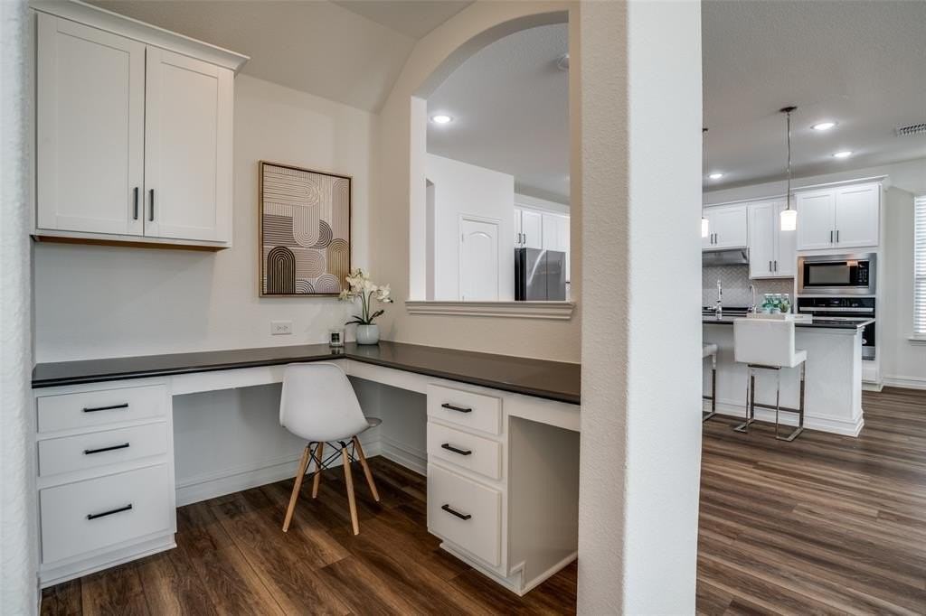 4116 Adelaide Drive - Photo 7 of 22