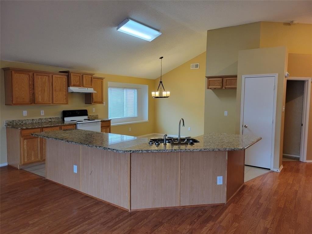 9220 Nightingale Dr - Photo 6 of 20